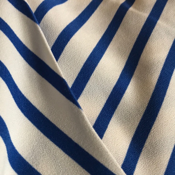 Mod Cloth Faux Wrap Top - Picture 4 of 4